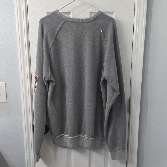 Harry Potter- Gryffindor Men's Sweatshirt - Picture 4 of 5